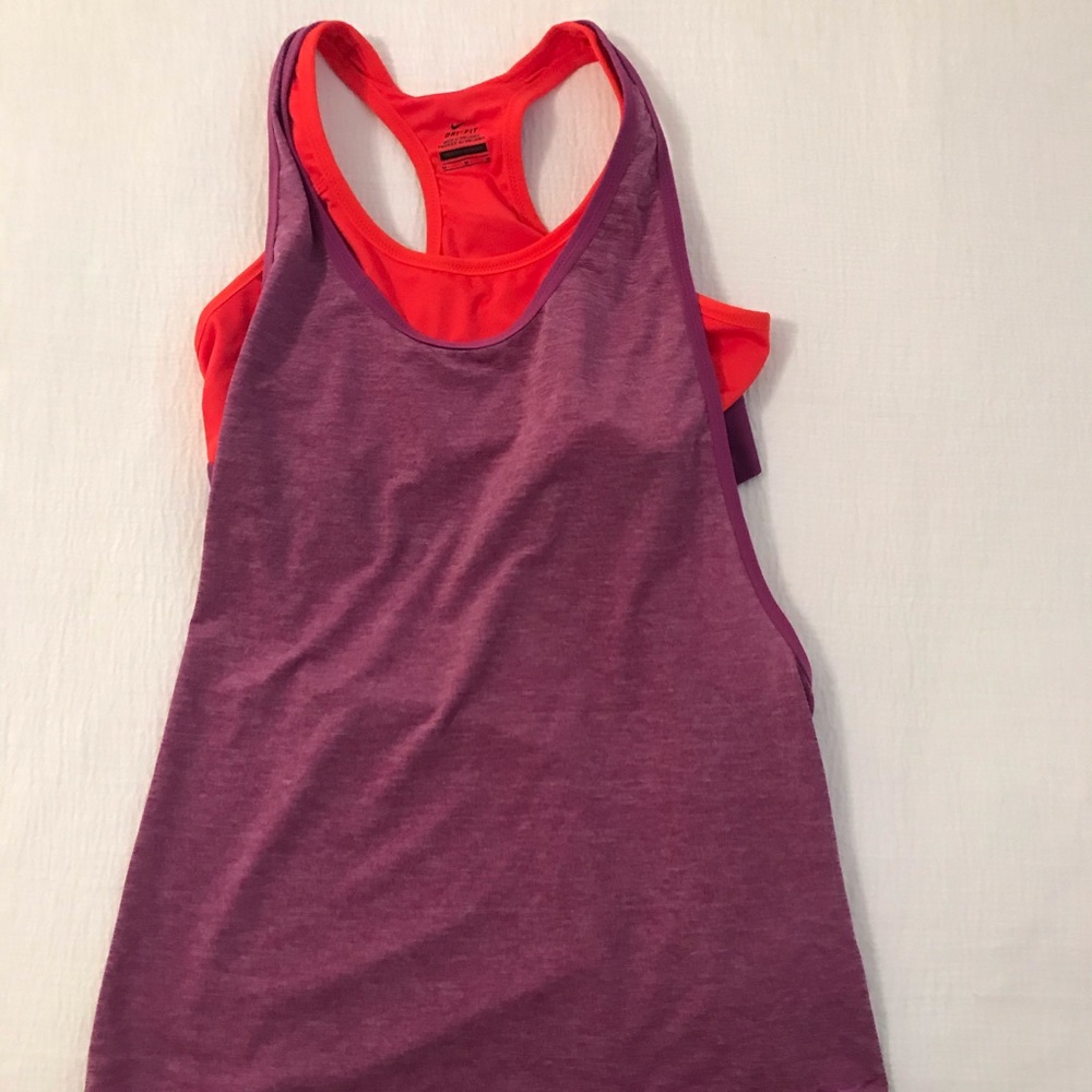 Nike drifit tanktop with a built in bra